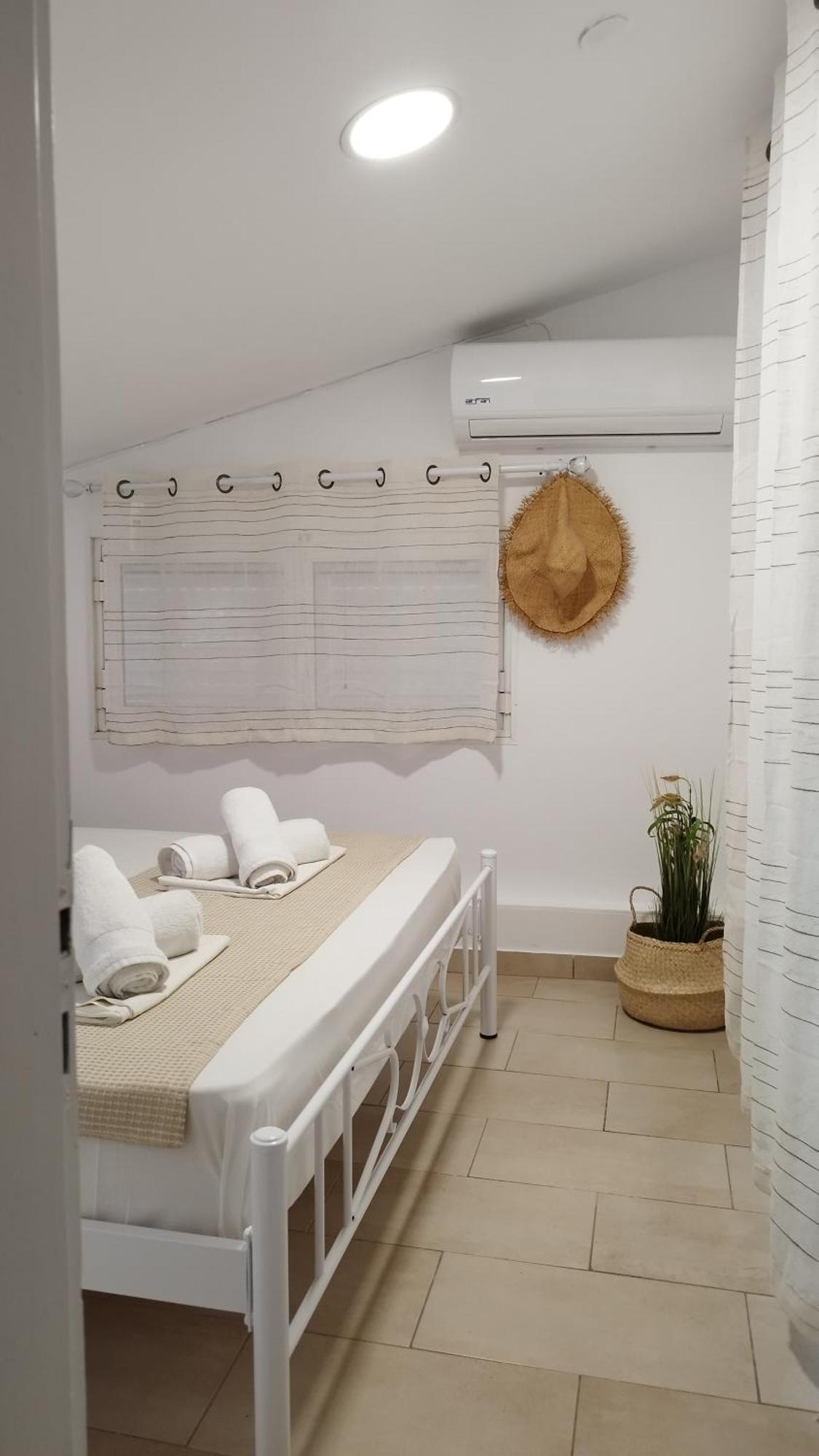 Sea Breeze Villa อาร์คานเยโลส ภายนอก รูปภาพ